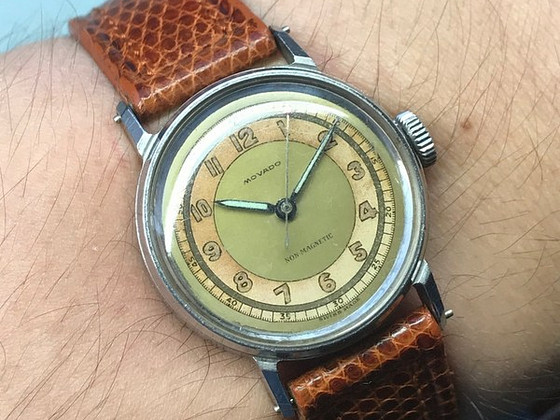 Movado Немагнитный