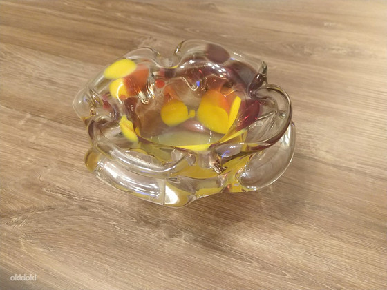 Пепельница из потребительского стекла