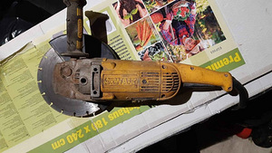 Nurklihvija DeWalt 2200W nurklihvija (1 foto / 1)