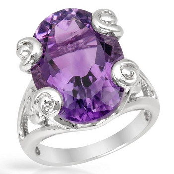 Серебряное кольцо, украшенное аметистом 12,25 карата