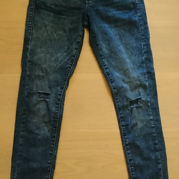Guess teksad