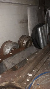 Bussifirma müüb varuosade ladu (7 foto / 10)