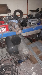 Bussifirma müüb varuosade ladu (8 foto / 10)