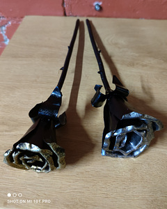 Pakkumises metallist valmistatud lilled (3 foto / 4)