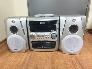 Universum VTC-CD 4044 MUSIC CENTER (1 фото из 3)