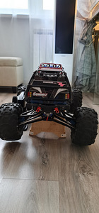 TRAXXAS SUMMiT brushless (2 foto / 10)