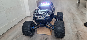 TRAXXAS SUMMiT brushless (3 foto / 10)