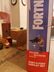 Fortnite Port-A-Fort (3 foto / 3)