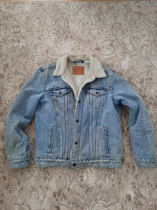 Teksatagi Levis (1 foto / 3)