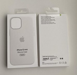 iPhone 12 mini Silicone Case with MagSafe (8 foto / 8)