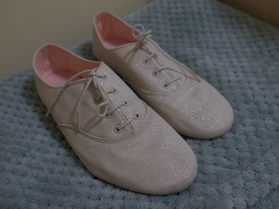 Лёгкие кроссовки adidas neo