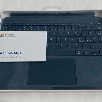 Microsoft Surface Go Alcantara Signature Type Cover keyboard
