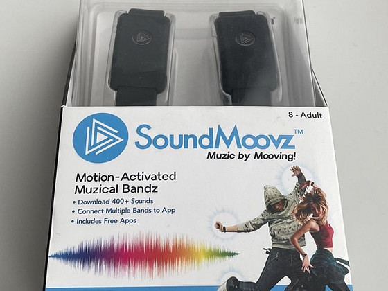SoundMoovz , Black