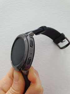 Samsung Gear Sport 42mm Black + rose gold belt (3 foto / 9)