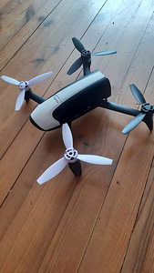Parrot Bebob 2 Droon + Pult (2 foto / 5)