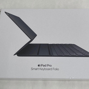 iPad Pro 12.9 (2018) 3rd Generation) Smart Keyboard Folio