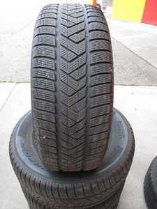 L245 65 17, Pirelli Scorpion winter, 6мм, 4шт, 20 € / шт СКИДКА (1 фото из 1)