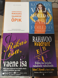 Книги (2 фото из 2)