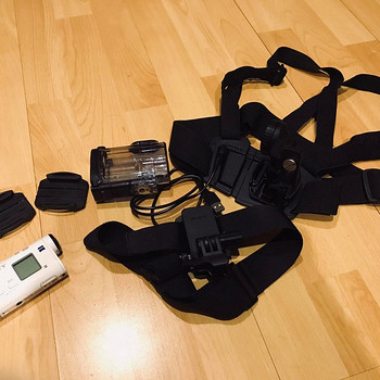 Продам приключенческую камеру Sony FDR-X1000V