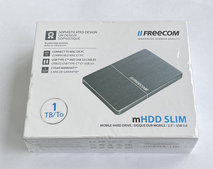 Freecom mHDD Mobile Drive Metal 1TB Slim - Space Grey/Silver (1 foto / 4)