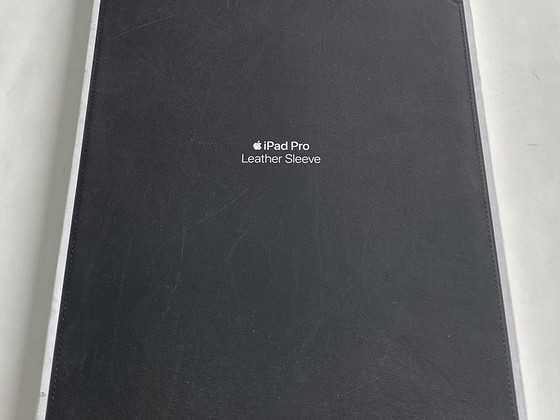 Apple iPad Pro 10.5 Leather Sleeve Black