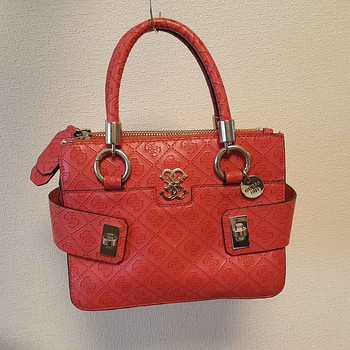 Сумка Guess