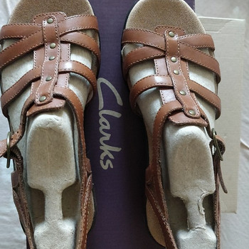 Clarks sandaalid
