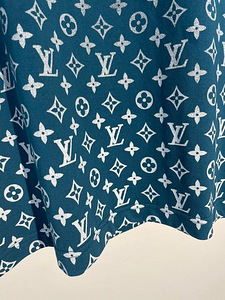 LV t-shirt original quality (6 foto / 7)
