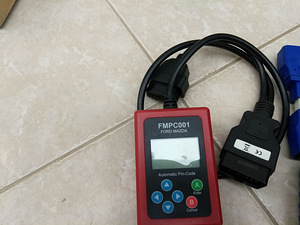 SKP-900 V5.0 SuperOBD automaatne võtmeprogrammeerija (3 foto / 3)