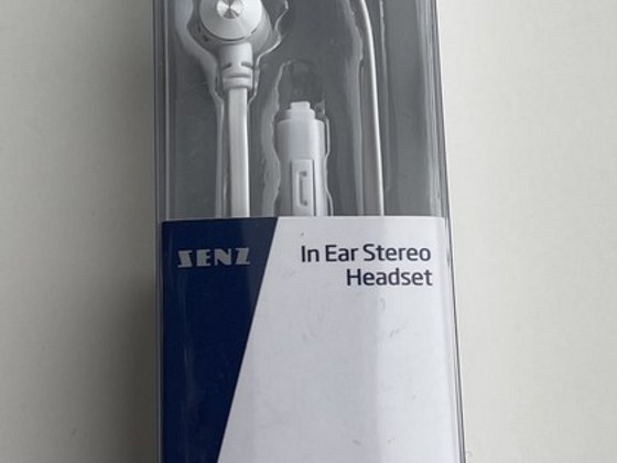 Senzin In-Ear headphones with sound quality White/Black