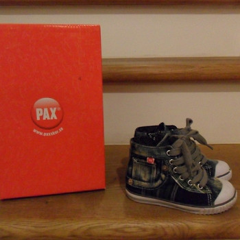 Кроссовки pax, новые, размер 26