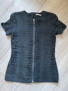 Новые футболки/кофты,размер S/M,оригинал (2 фото из 10)
