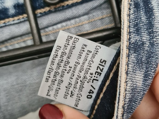 Lõhkised teksad