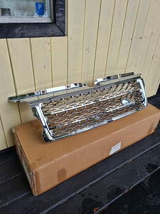 Range Rover Sport 2005-2008 GRILL решетка радиатора (1 фото из 3)