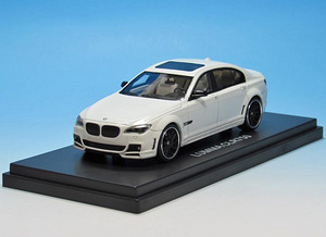 BMW 750 F01 1:43 (1 foto / 3)