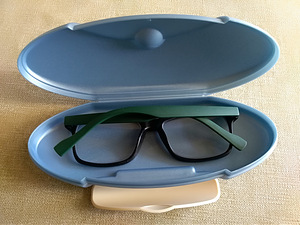 Футляр для очков Tupperware (3 фото из 3)