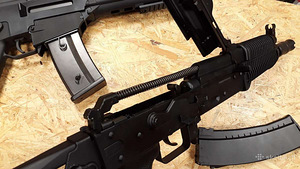 Очень реалистичные реплики аирсофта - GBB AK74, G36C (6 фото из 7)