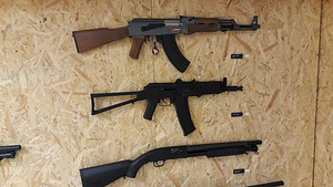 Очень реалистичные реплики аирсофта - GBB AK74, G36C (7 фото из 7)