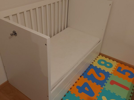 Продам икеа детская кроватка 60 * 120