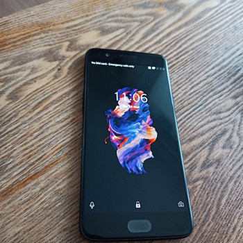OnePlus 5 128 ГБ (черный)