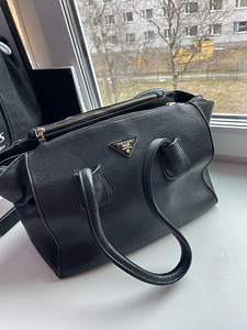 Сумка Prada (1 фото из 3)