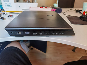 Alienware M17x (4 foto / 9)