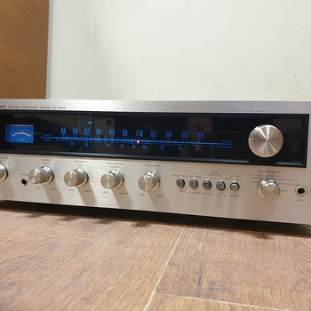 Pioneer SX-525 AM/FM Stereo Receiver (1972-74)