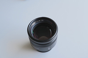 Sony Zeiss Planar T * 85 mm f / 1.4 ZA SAL85F14Z (Крепление (7 фото из 10)