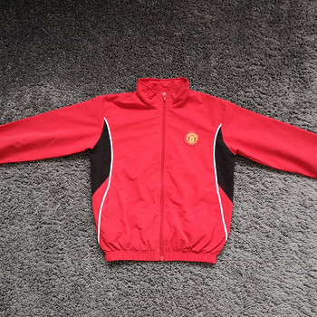 Тонкая куртка Manchester United