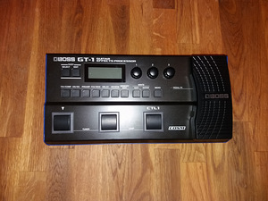Boss GT-1 + kott + alaldi (2 foto / 7)