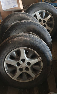 Rehvid koos velgedega 205/70 R15 (1 foto / 2)