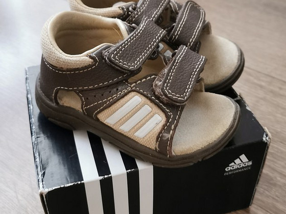 Adidase sandaalid, suurus 20