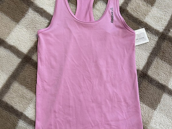 Reebok uus top. Suurus S.