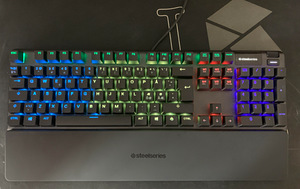 SteelSeries Apex 5 Gaming Keyboard (1 foto / 1)